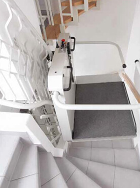 sani-trans P 5000 Rollstuhllift