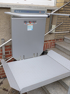 Ascendor Rollstuhllift, kurze Treppe