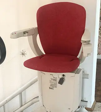 Moderner Kurventreppenlift Steintreppe Rinteln Krankenhagen Moderner Kurventreppenlift auf Steintreppe in Rinteln Krankenhagen – TS Treppenlifte